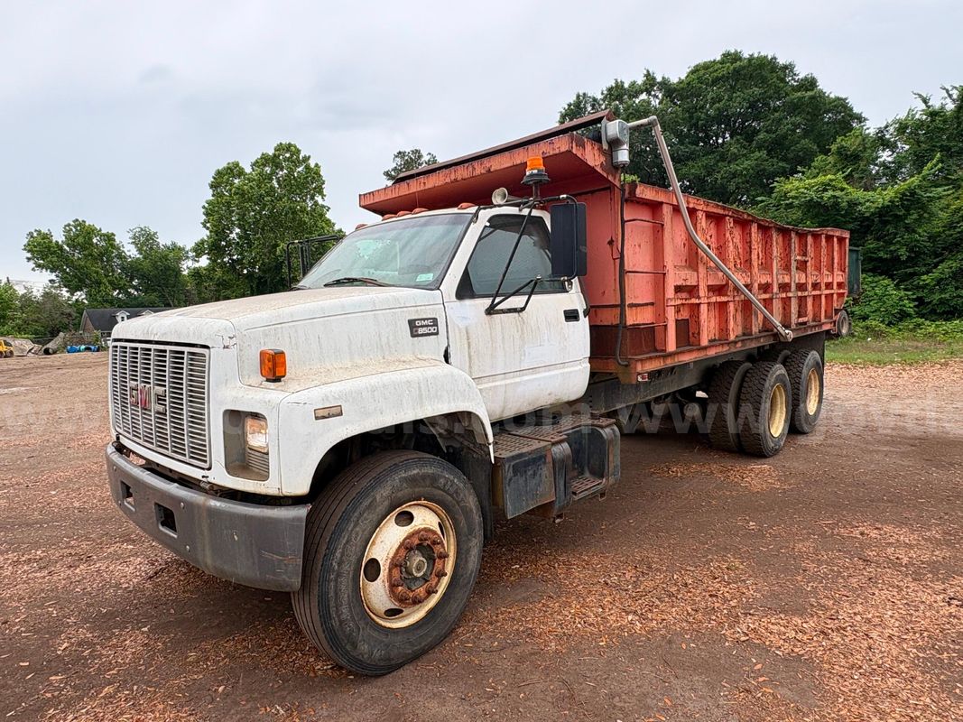 2000 GMC C7 Dump Truck