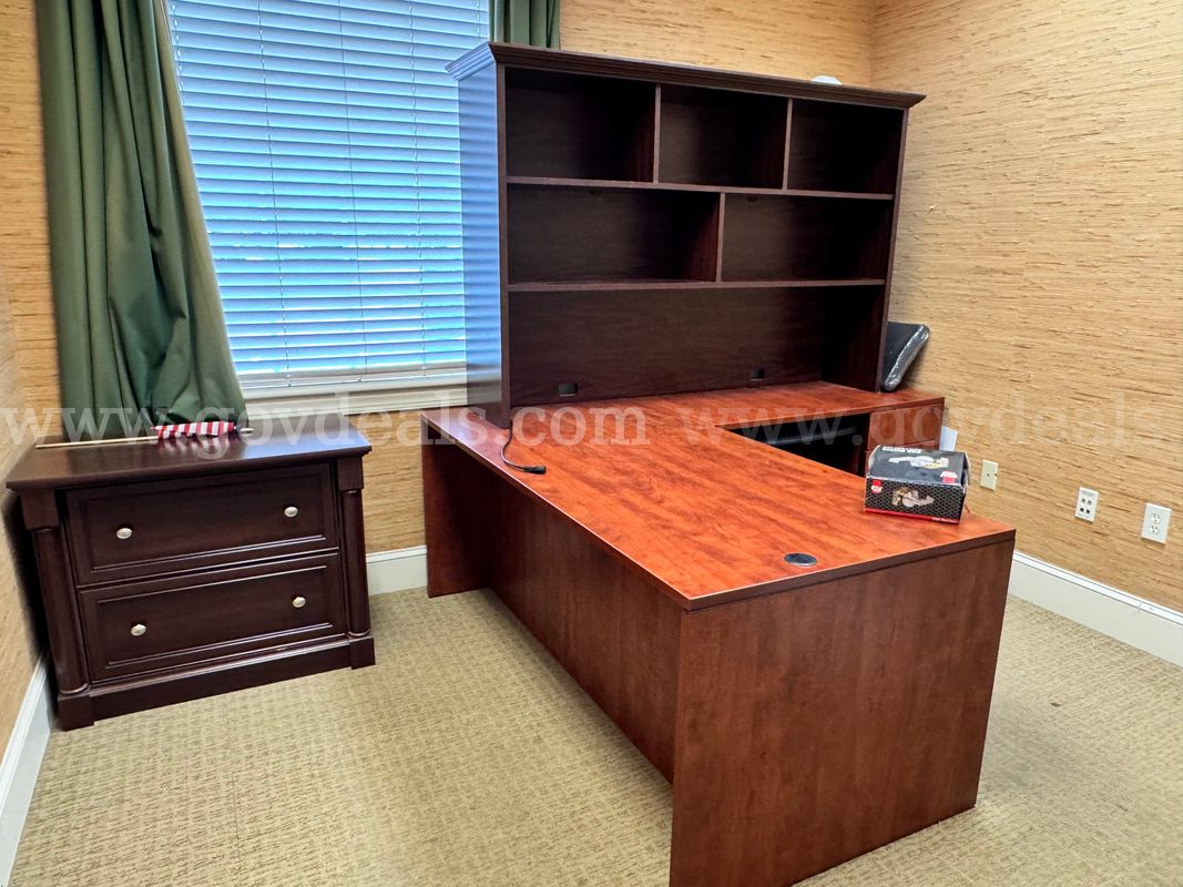 Used Office Furniture 2 Piece - Room 5