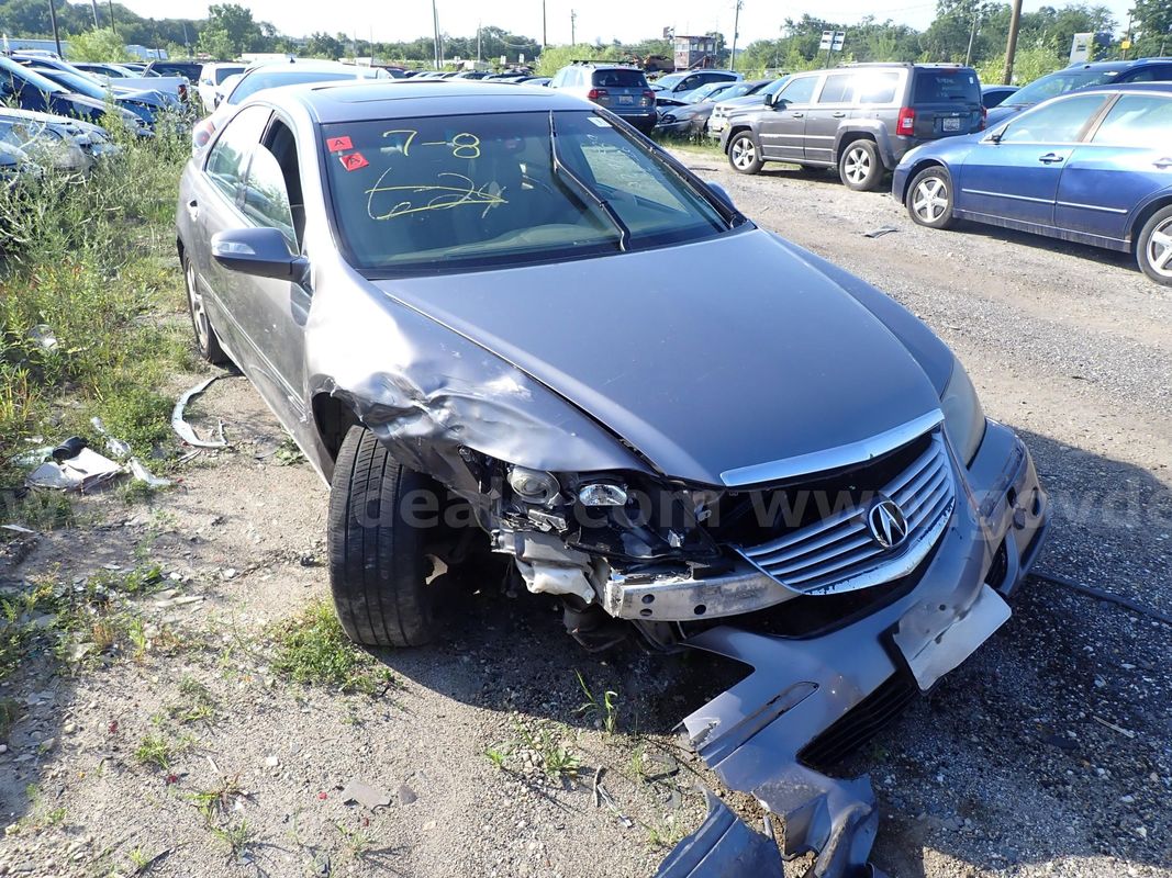 2005 Acura RL