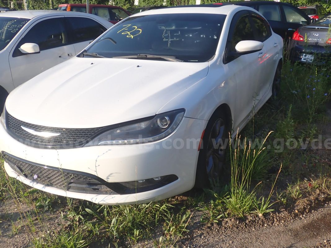 2015 Chrysler 200 (1 of 4)