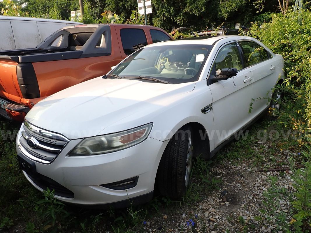 2011 Ford Taurus