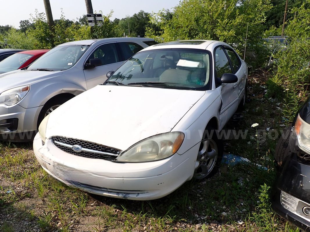 2003 Ford Taurus