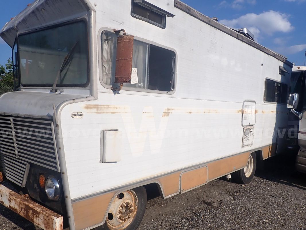 1973 MOTOR HOME UNKNOWN MAKE AND MODEL