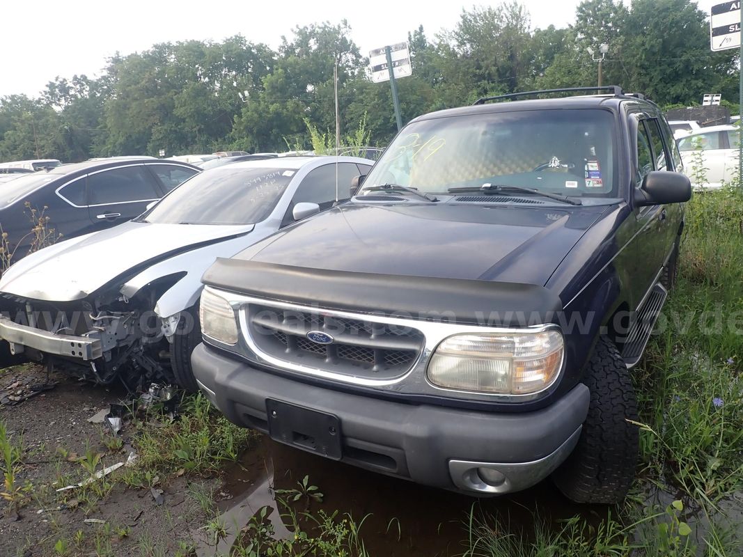 2000 Ford Explorer