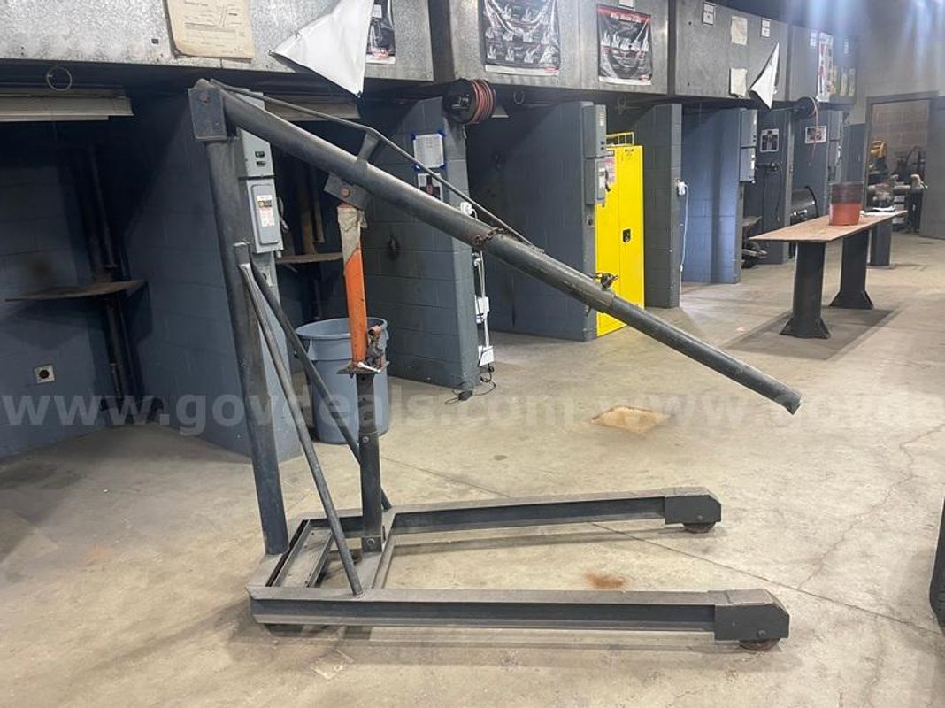 Cherry Picker / Shop Crane