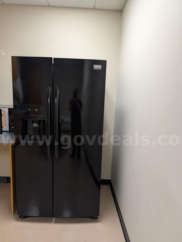 Complete Office Breakroom Lot – Black Side-by-Side Fridge, Microwave, Table & Decor
