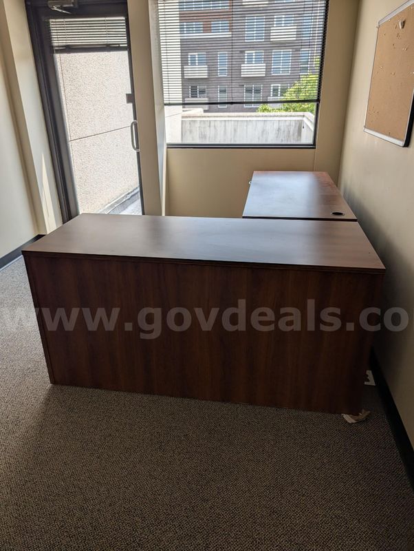 Office Furniture Lot – Executive Desk, Matching Storage Credenza, Mesh Task Chairs & Bulletin Board