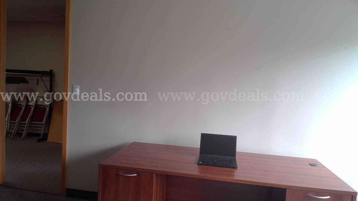 Executive Office Furniture Suite – Double-Pedestal Desk, Credenza, Round Meeting Table, Task Chairs & Cork Board