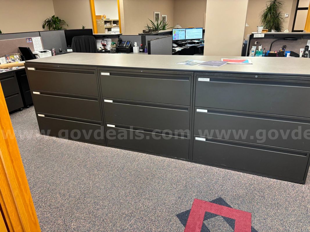 Three-drawer files