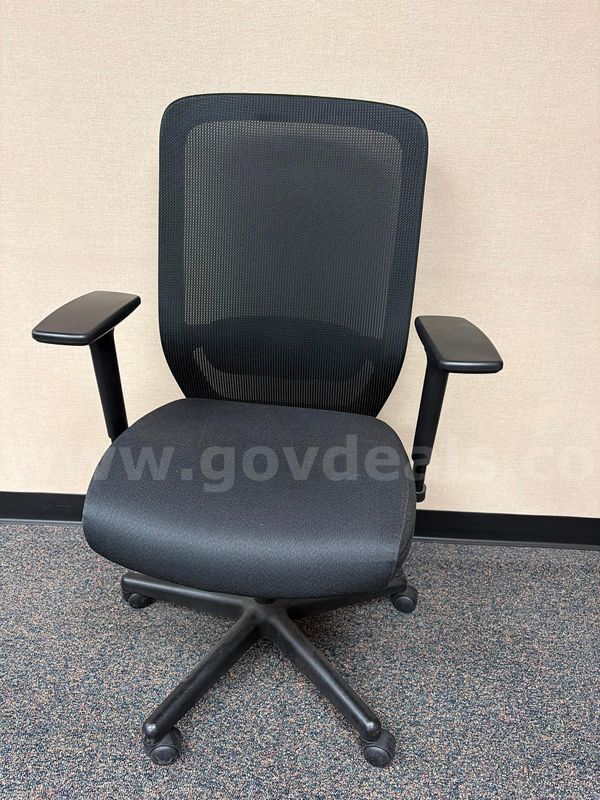 Black office chair