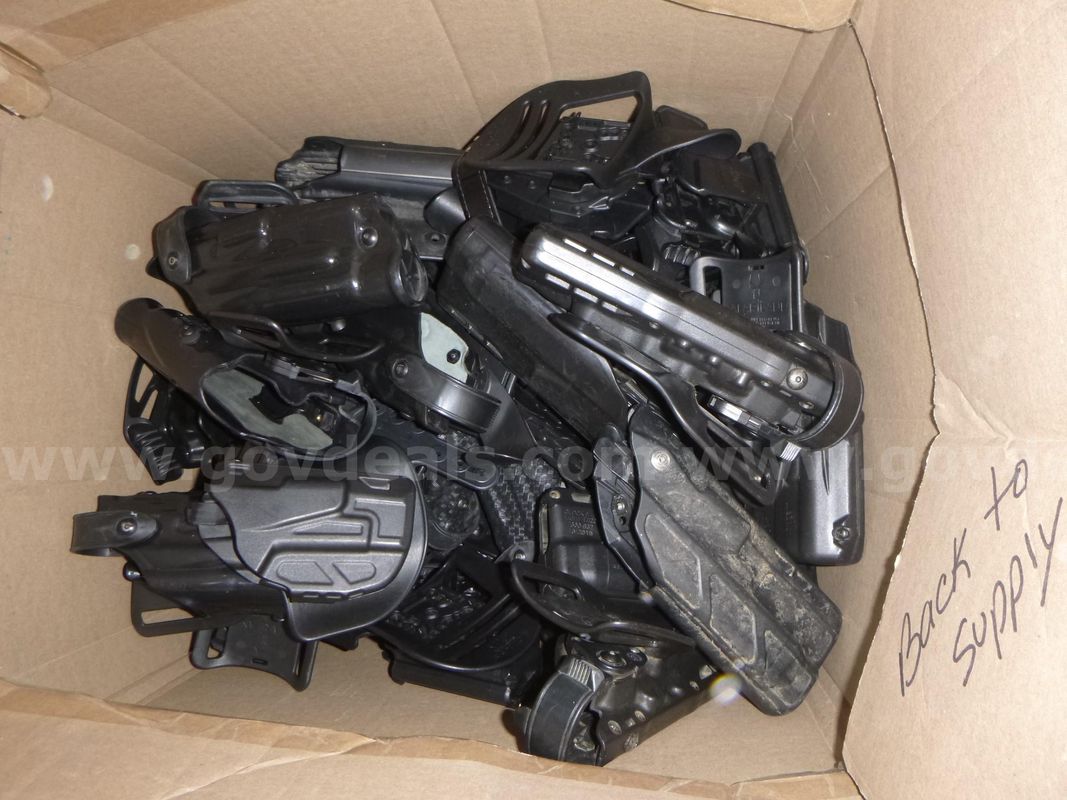 lot of 70 Safariland Glock police holster
