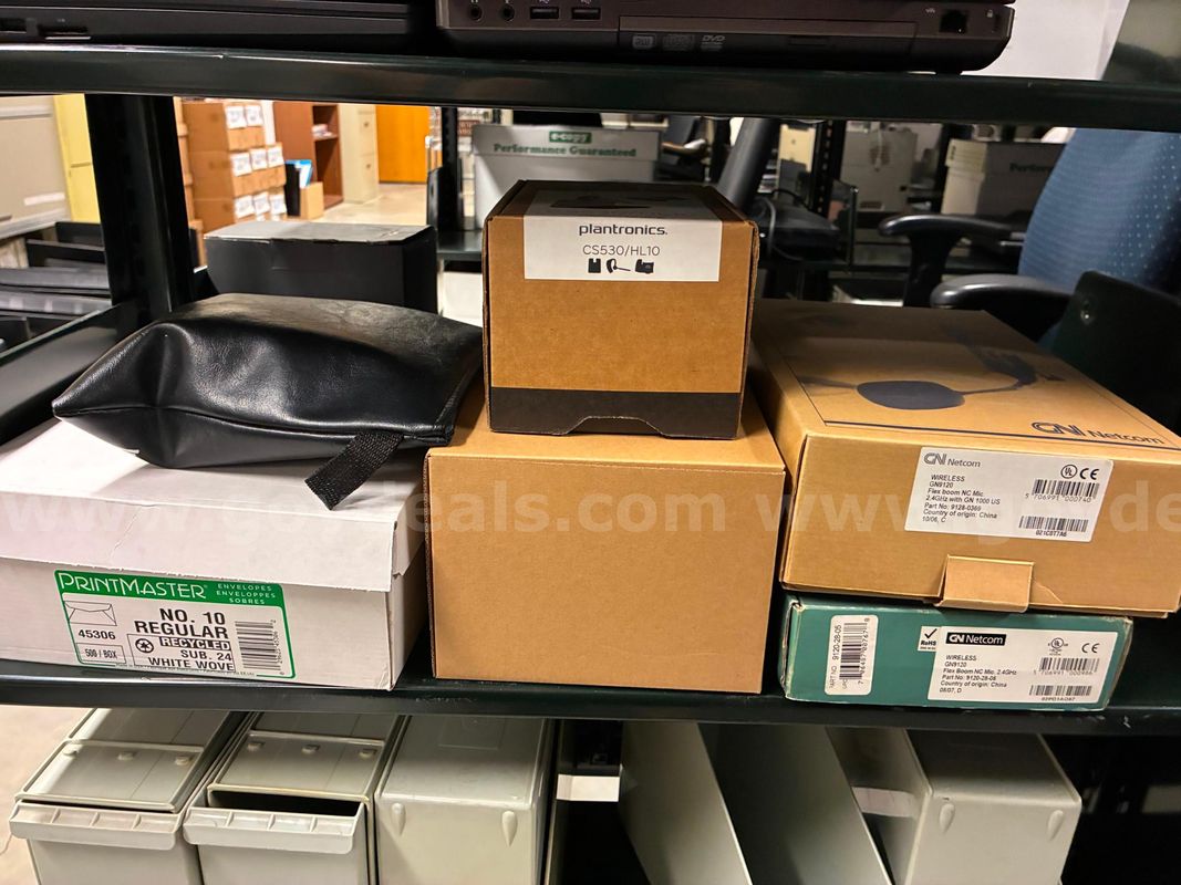 Lot of 6 headsets for computer
