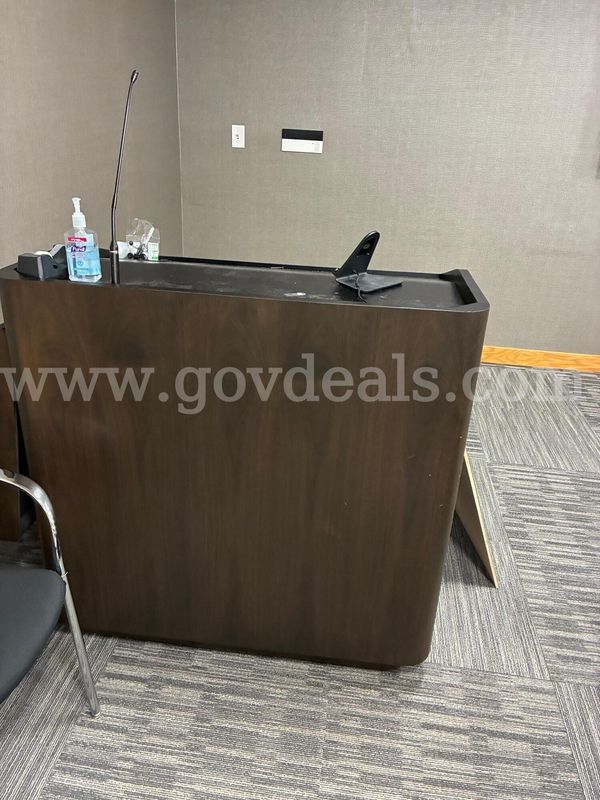 Electronic podium