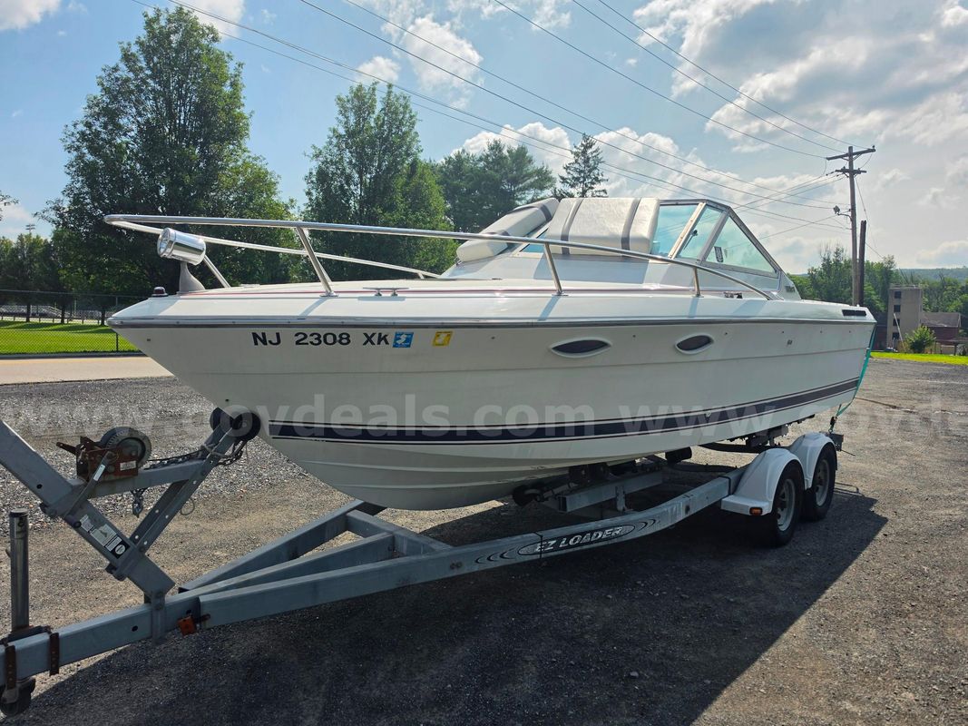 1983 Tiara Pursuit 25' Cabin Cruiser w OMC Engine & EZ Loader Tandem-Axle Trailer