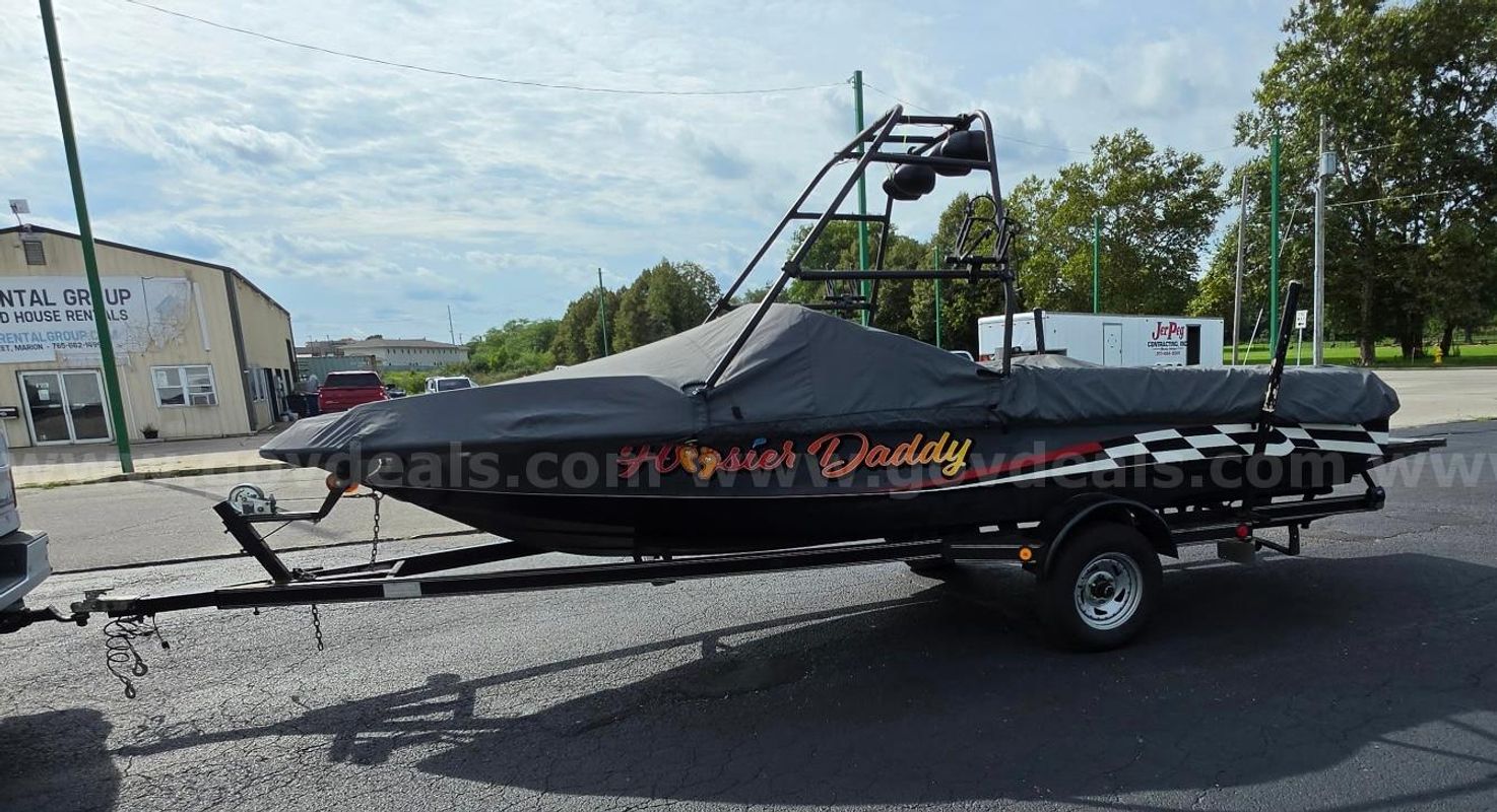 1999 MB Sports Pro Ski Boat & 1999 Trailer