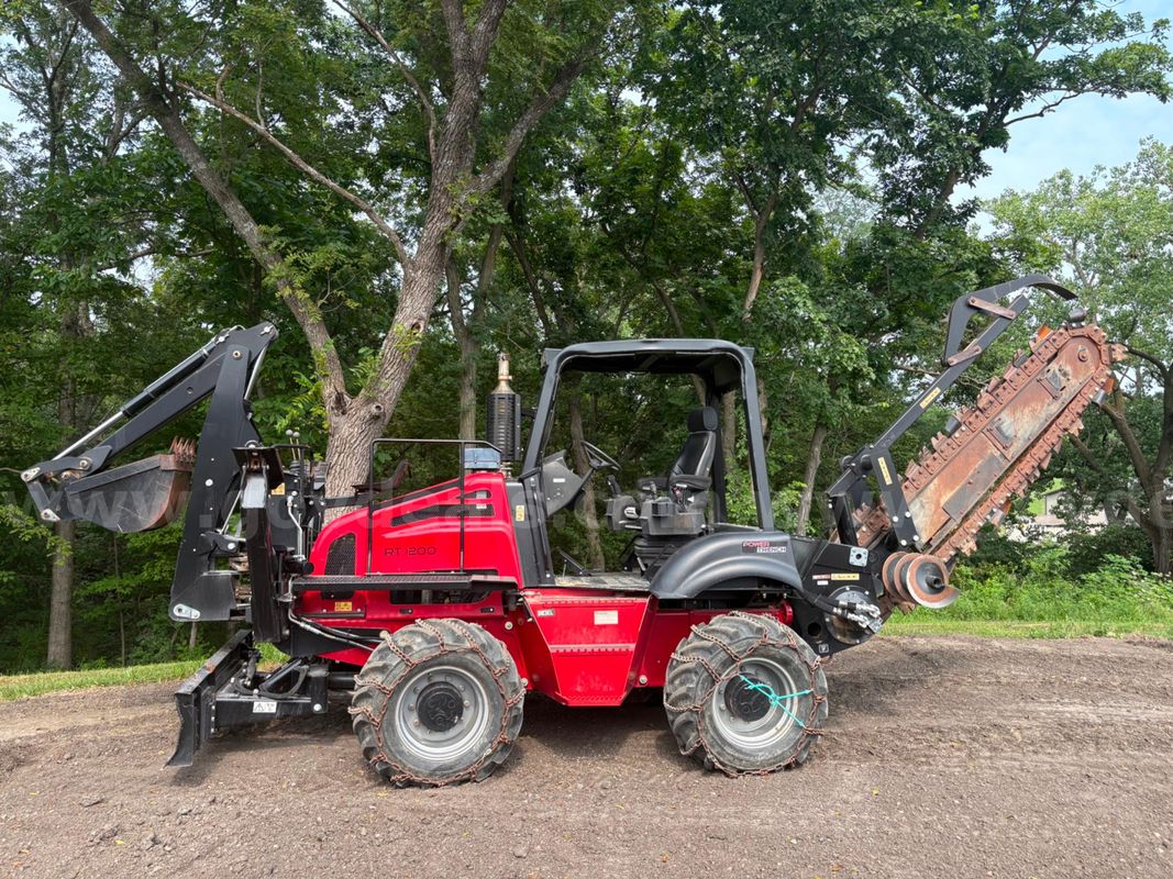 2019 Toro RT1200 Trencher, Backhoe & Backfill Blade