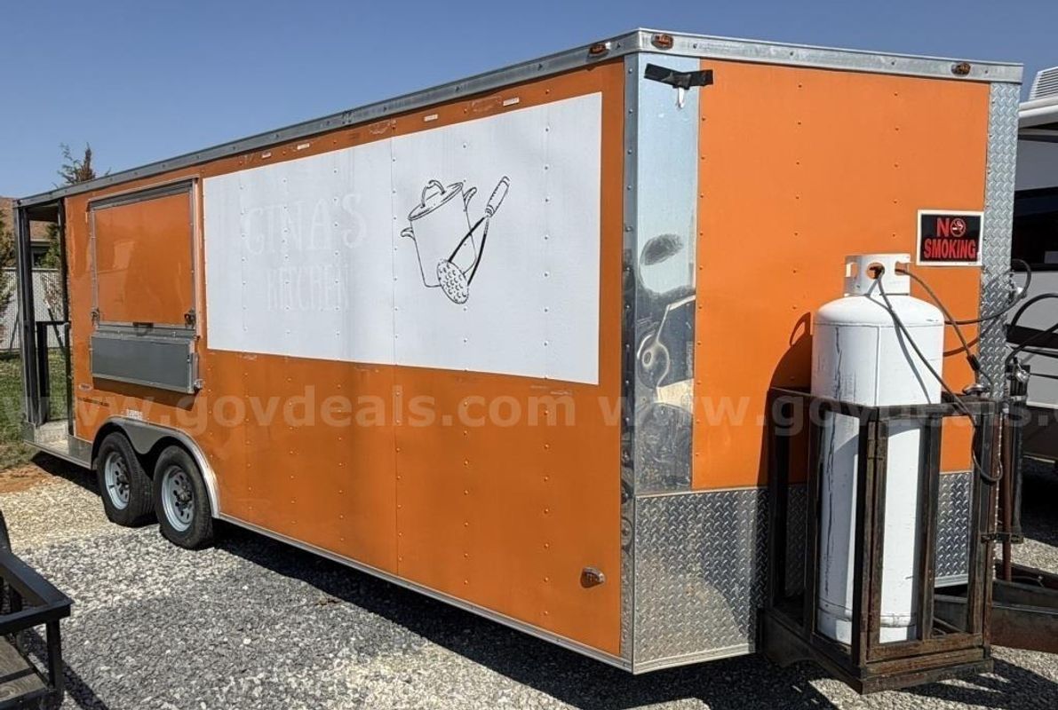 2017 Freedom 25’ Food Trailer
