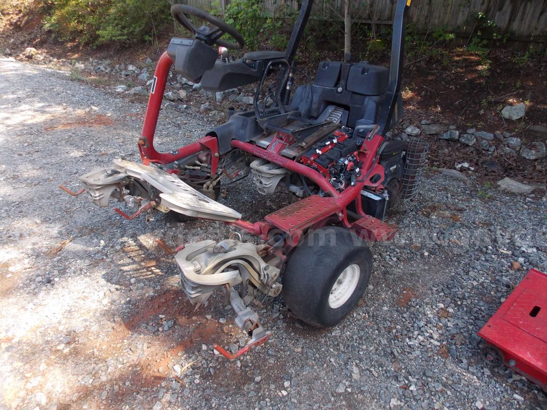 Toro Greensmaster 3320 Hybrid greens mower for PARTS or REPAIR