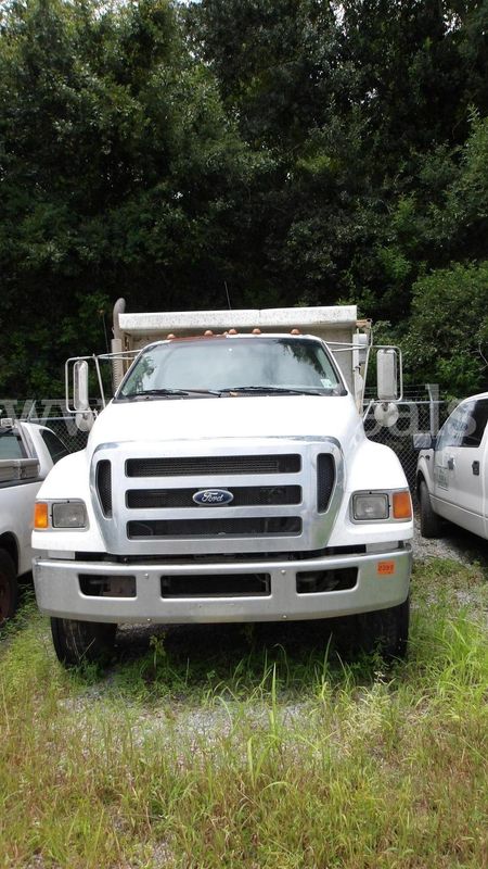2009 Ford F-750 Dump Truck