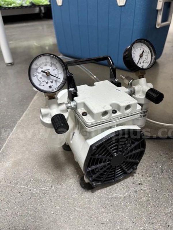Welch WOB-L® Piston Pump 2522B-01