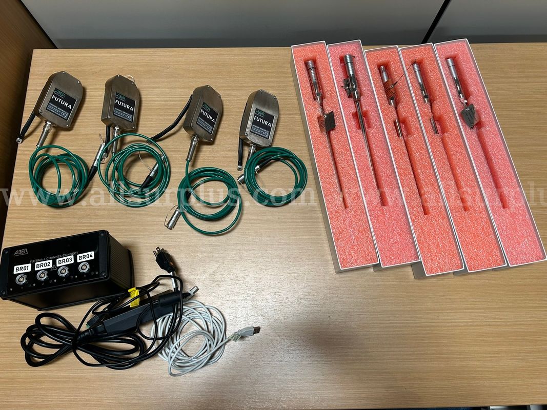 Set of 4 used ABER FUTURA probes with 4-way Hub