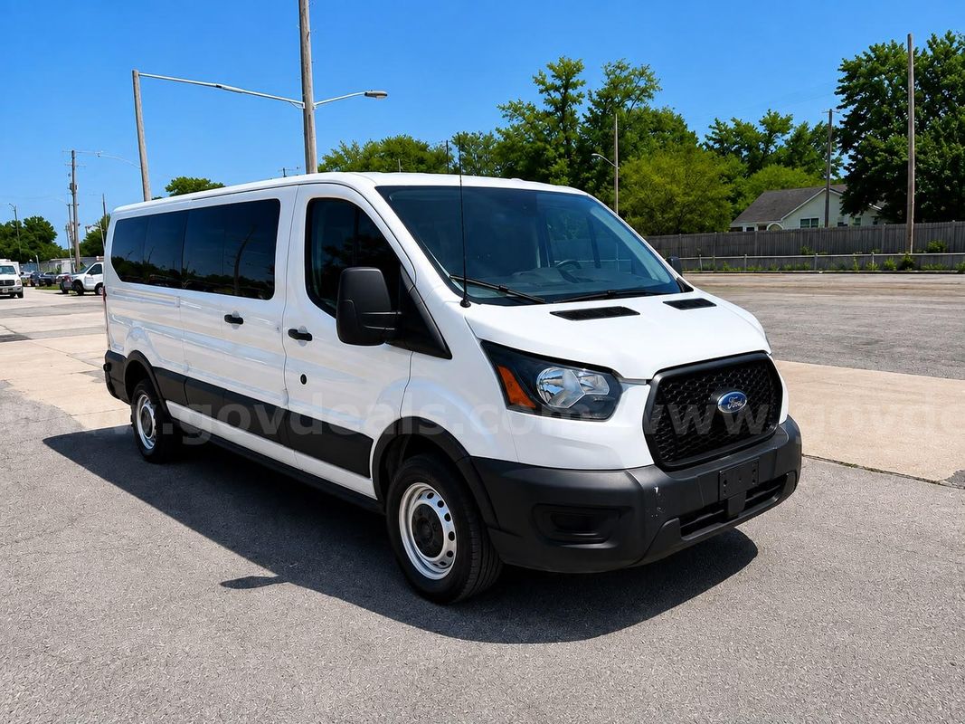 2017 Ford Transit 350 Wagon Low Roof XL 60/40 Pass. 148-in. WB