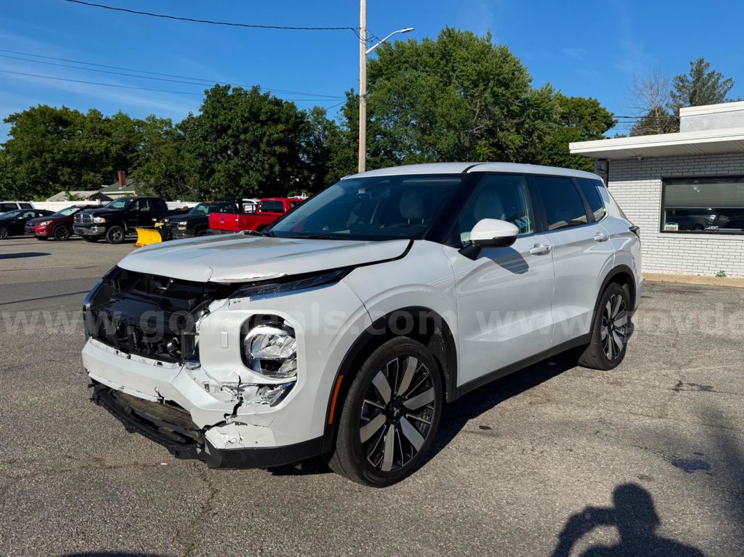 2025 Mitsubishi Outlander SE AWD
