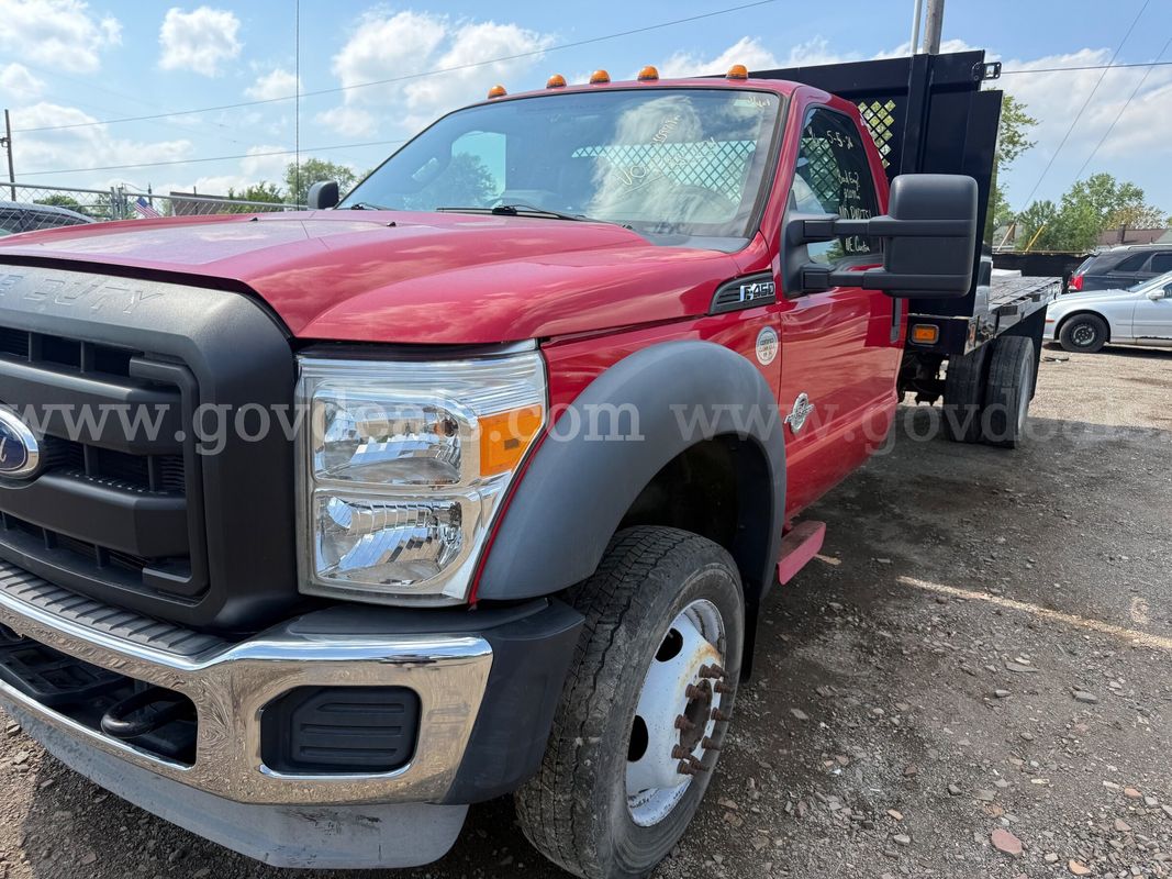 2011 Ford F-450 SD ONLY 21,000 miles!