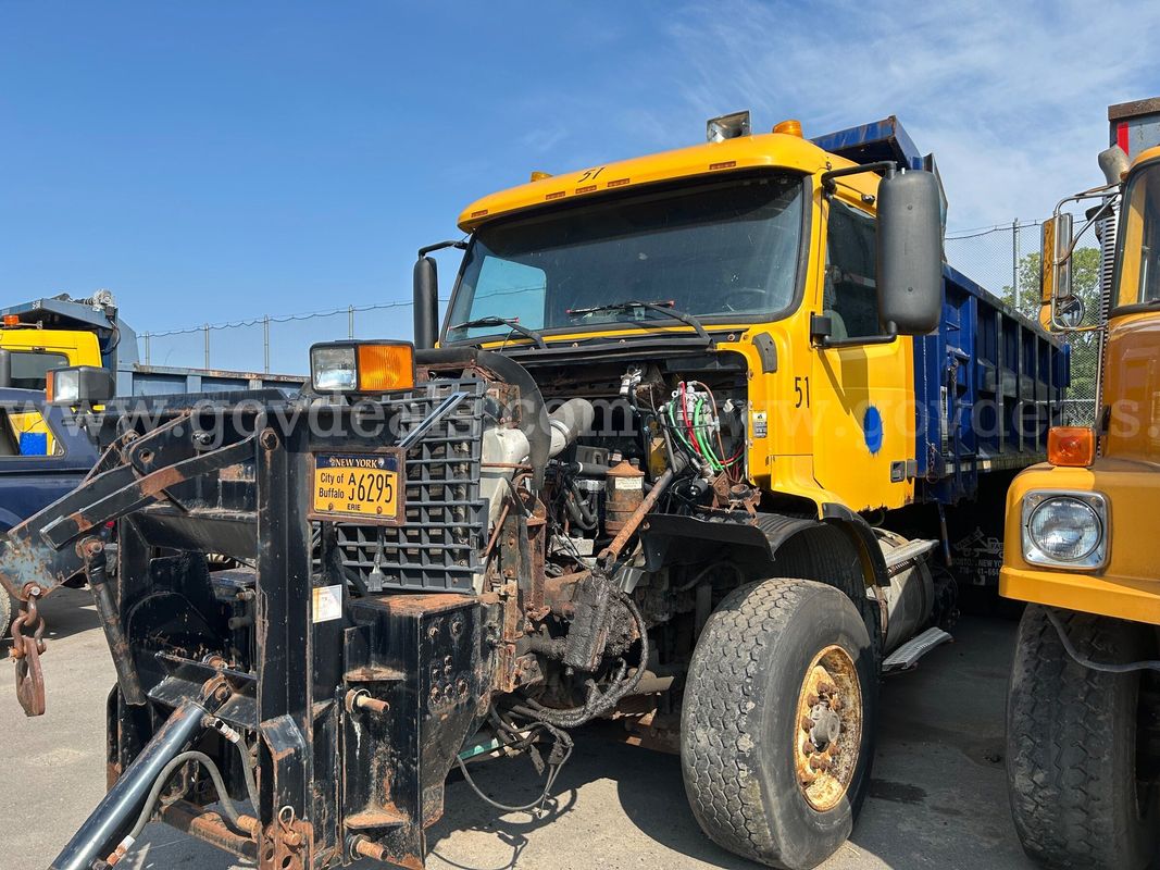 2002 Volvo VHD