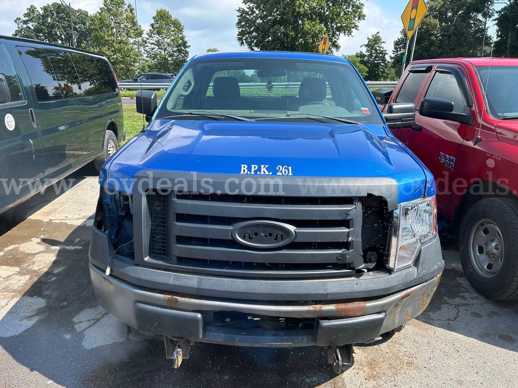 2010 Ford F-150 XL 8-ft. Bed 4WD