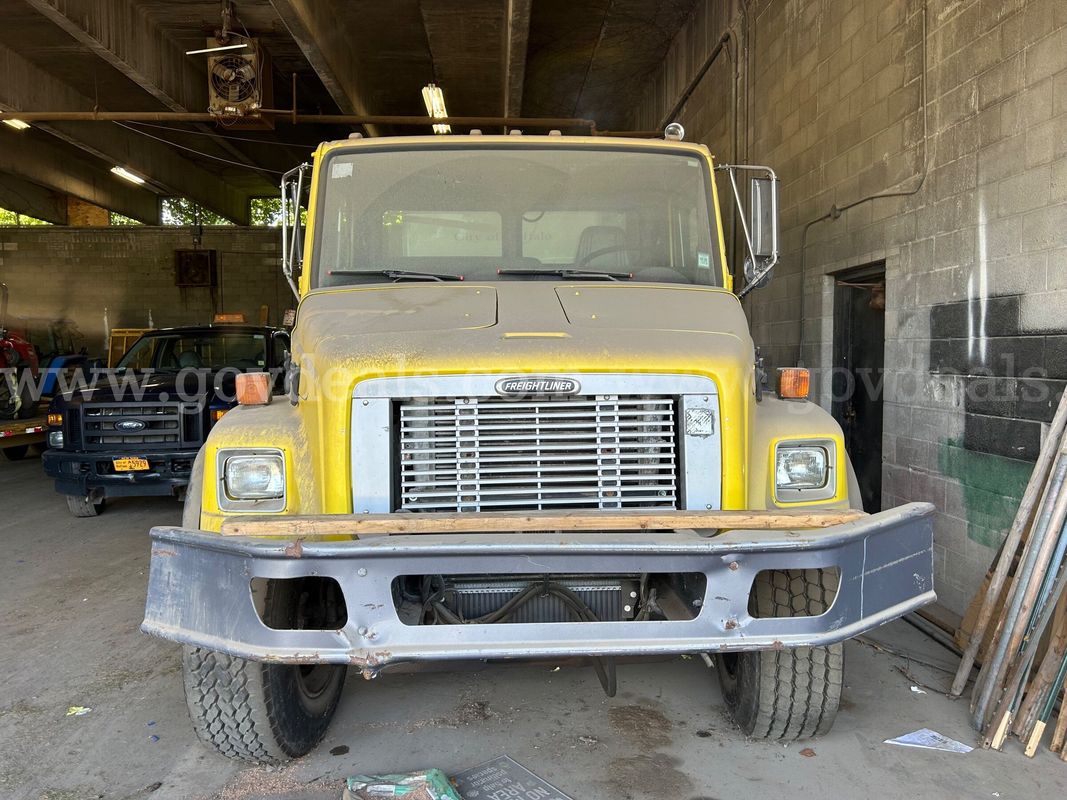 2000 Freightliner FL80