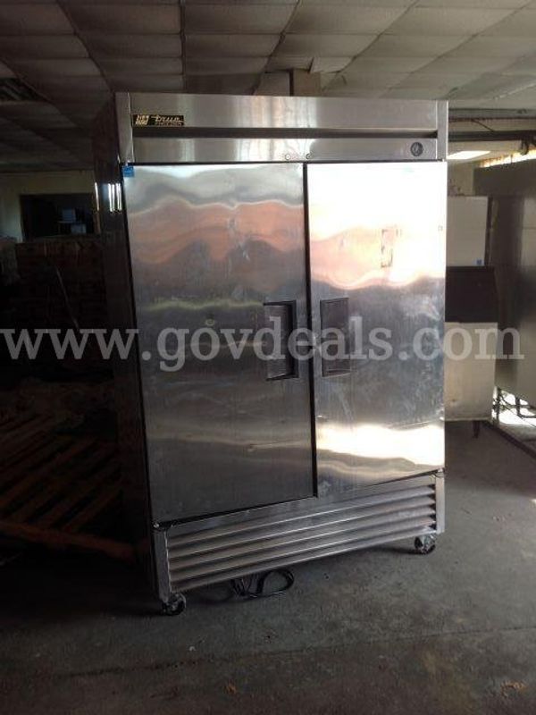 True Mdl T-49F 2dr Stainless steel commercial freezer
