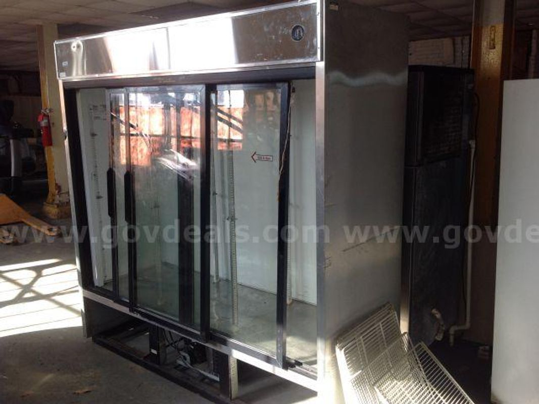 True Mdl TSD-69G Glass sliding door refrigerator