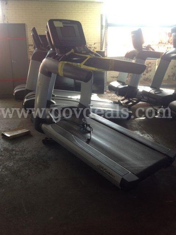 Life Fitness Mdl 95TS-DOMLX-0107 Treadmill