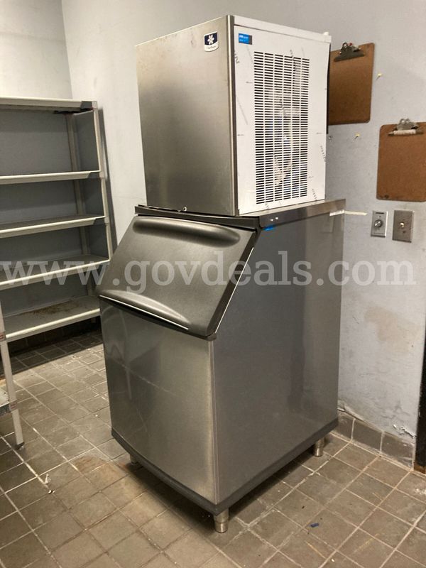 Manitowoc RNS0308A Ice Maker with Bin