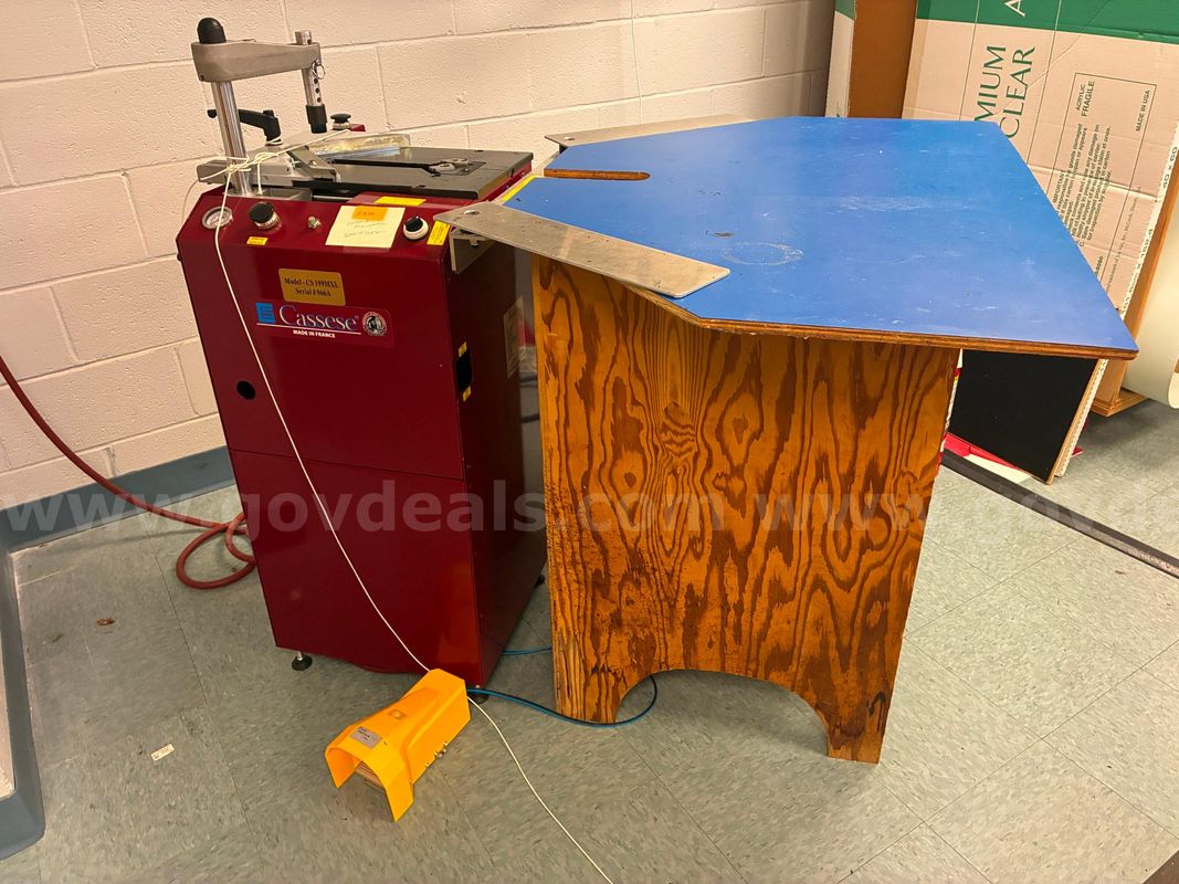 Red Pneumatic Under Pinner