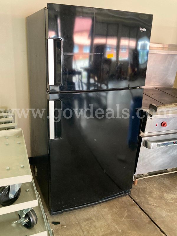 Lot of 2 refrigerators (1 household, 1 glass door commercial)