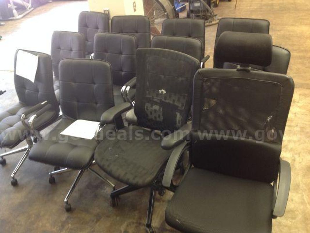 12ea Black Office chair