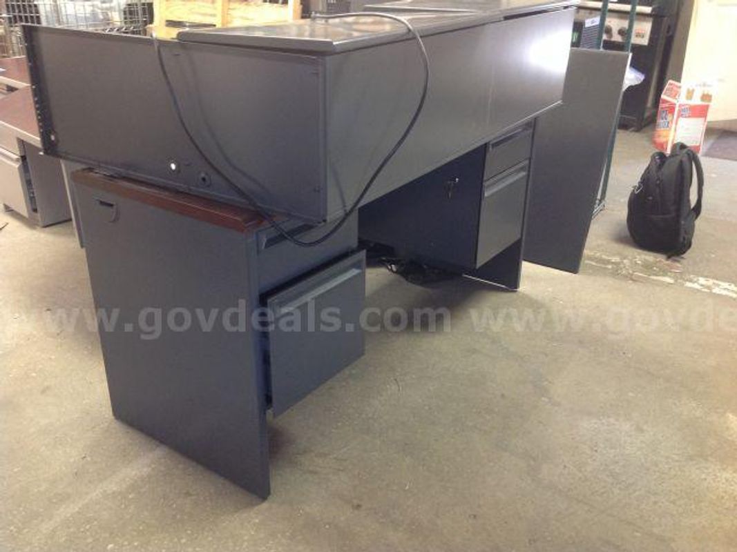 3ea Metal desk