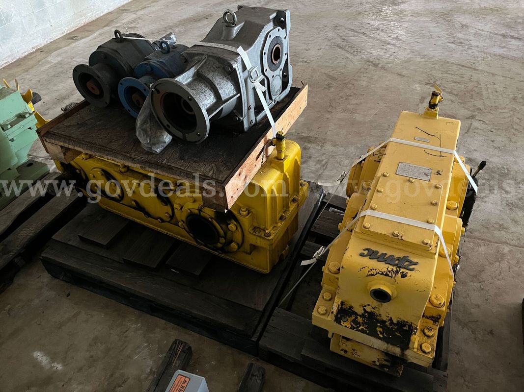Lot of 2 ZPMC Reducers/gearboxes and 3 industrial motors