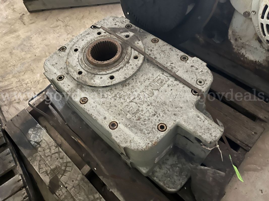 Heavy-duty industrial speed reducer gearbox and speed variator