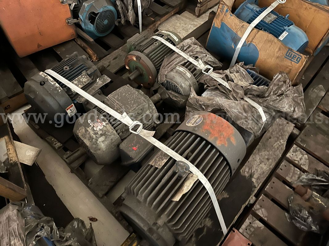 One lot of 6 electric motors