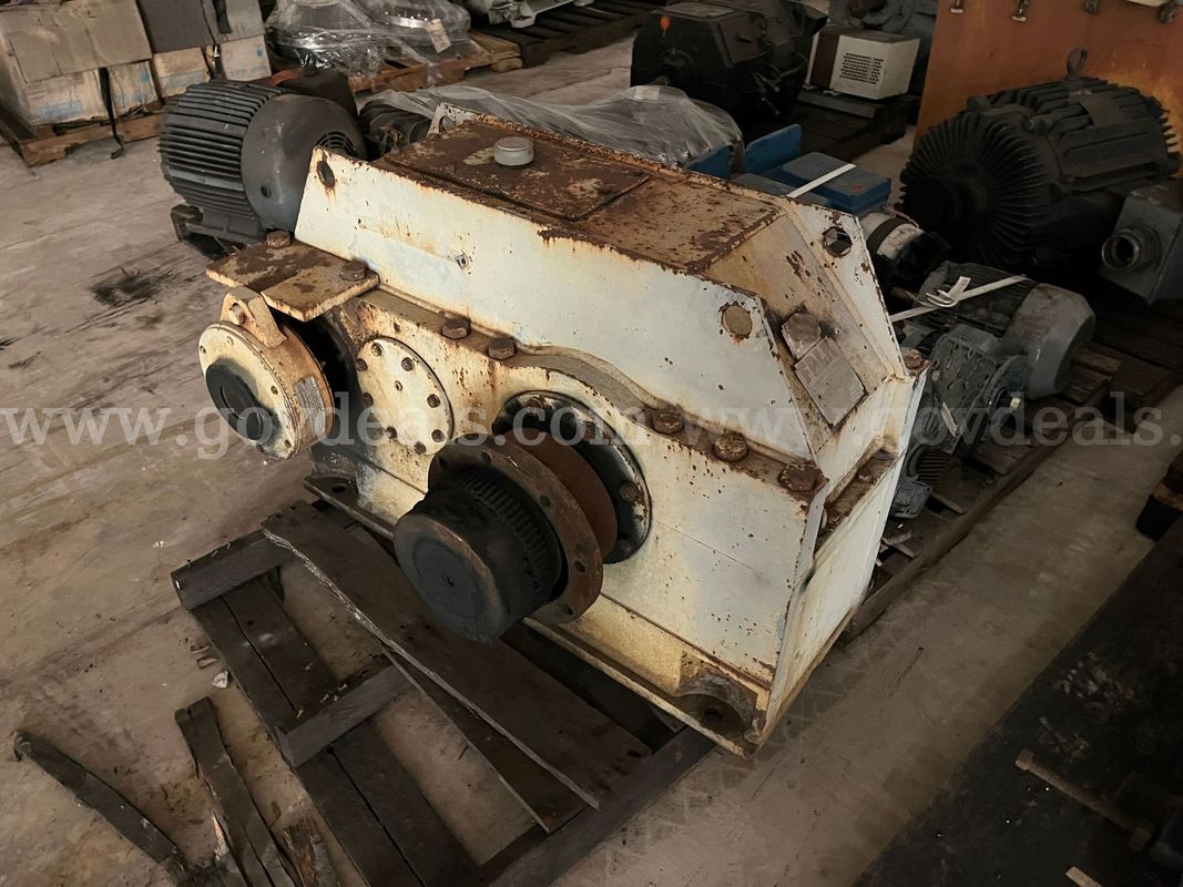 Heavy-duty industrial speed reducer gearbox