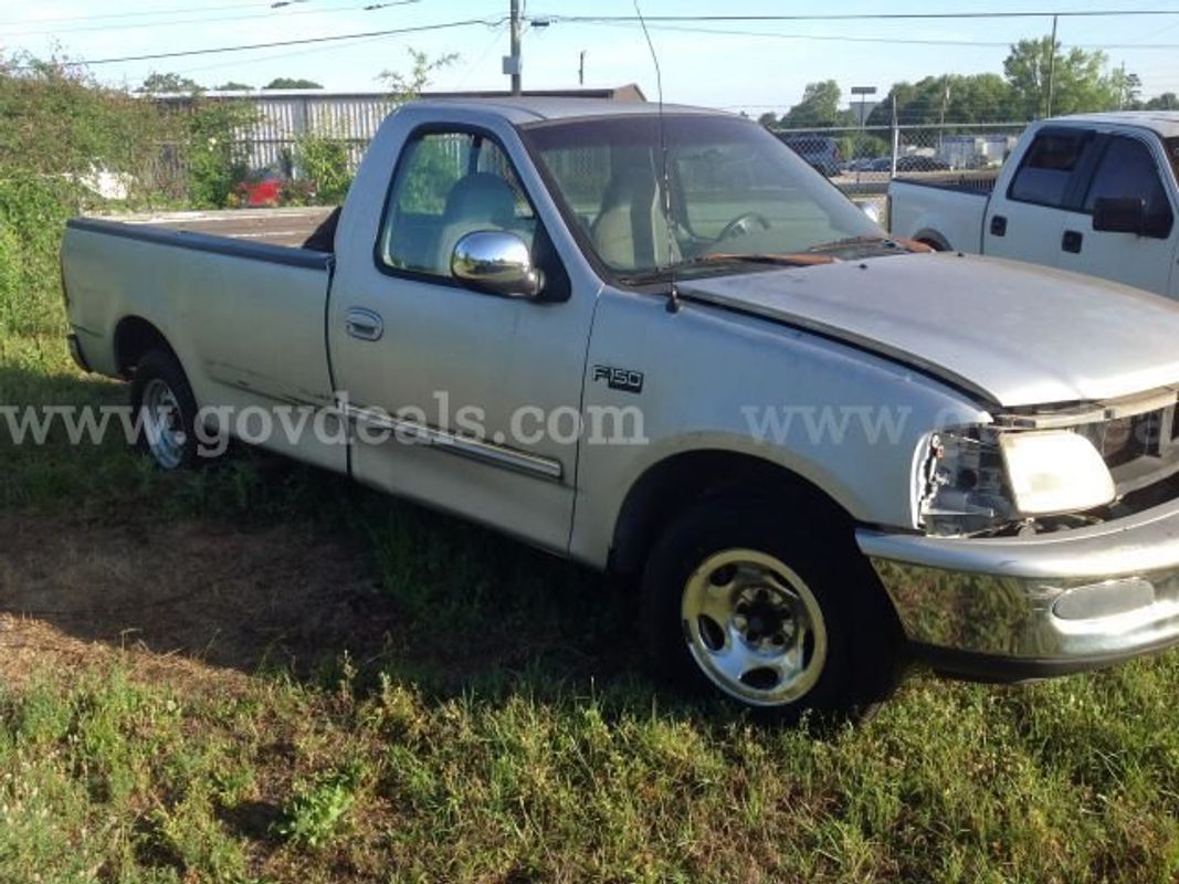 1997 Ford F-150 Reg. Cab Short Bed 2WD