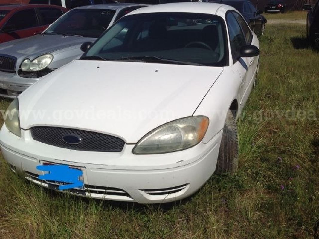 2004 Ford Taurus