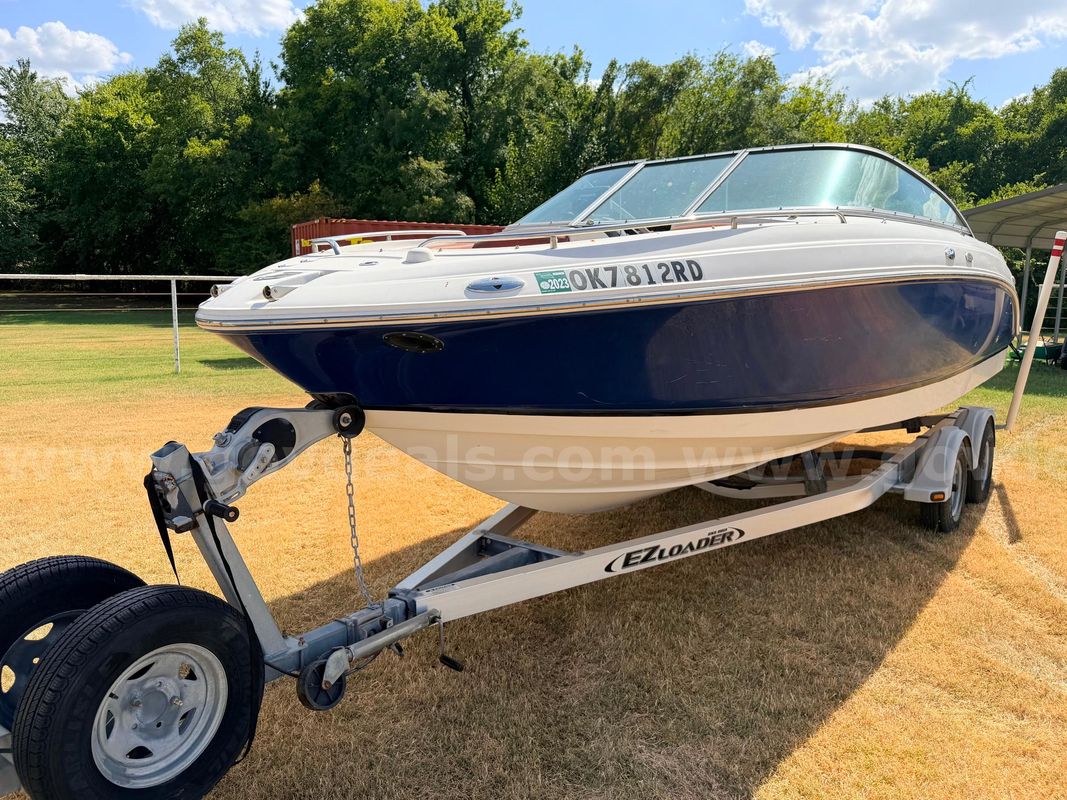 2006 Chaparral 236 ssi 24 foot boat Low Reserve