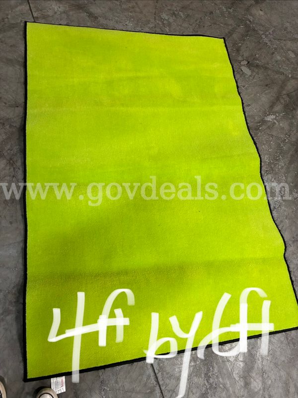 RUG, LIME GREEN, MEDIUM / KIDS PLAY / CLASS ROOM/ SUNDAY SCHOOL