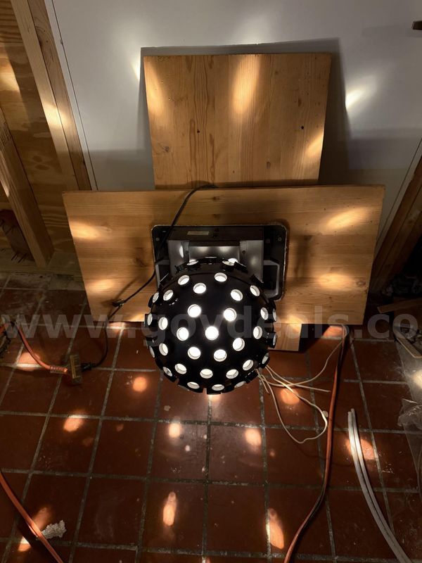 American DJ light set (1 Sunray II) & (1 Gazer)