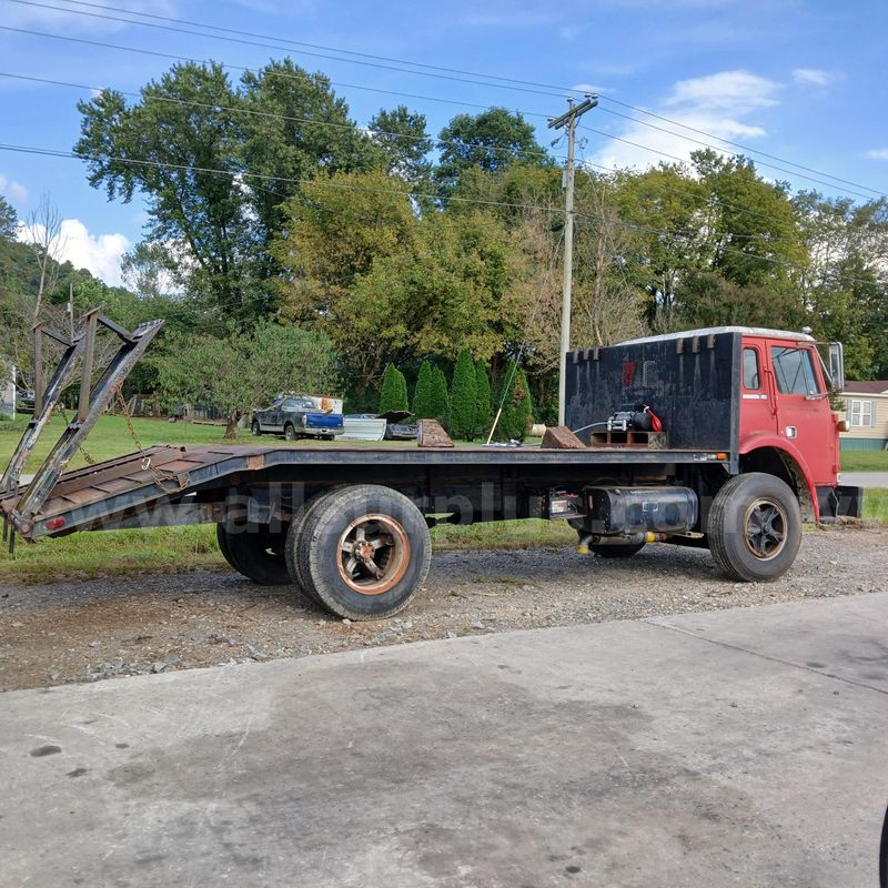 1986 International D1850 Car Hauler