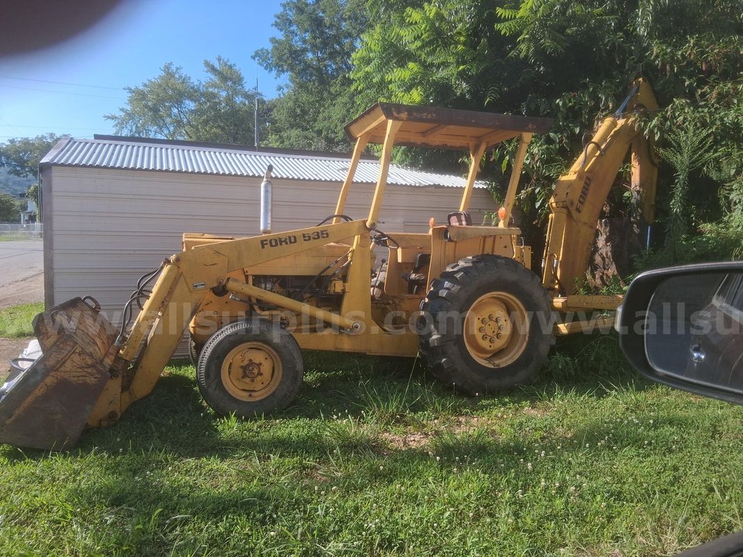 1975 Ford 535 Bachhoe